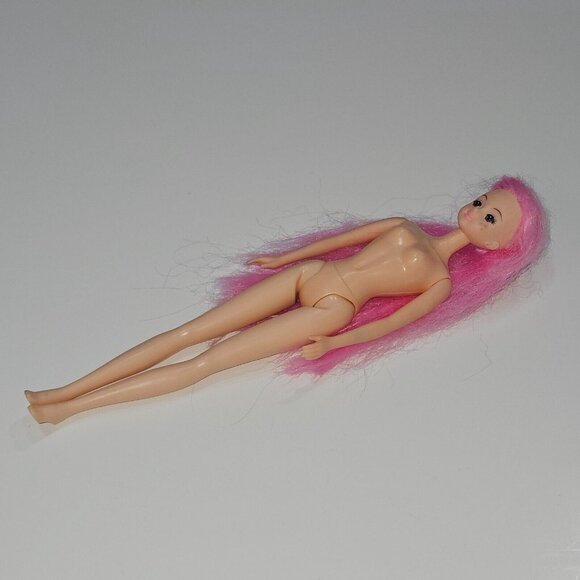 Mimi World Fashion Doll Nude Pink Hair Stars on Face 2012 - Picture 8 of 10